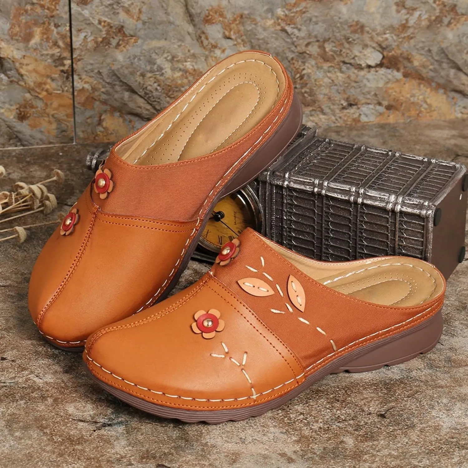 Clogs for Women Slip On Flower Decoration Flat Mules for Women 2025 Wide Width Comfortable Slippers Faux Leather Dressy Summer Loafer Indoor & Outdoor Slippers Fashion Clogs Soft Soles Lightweight