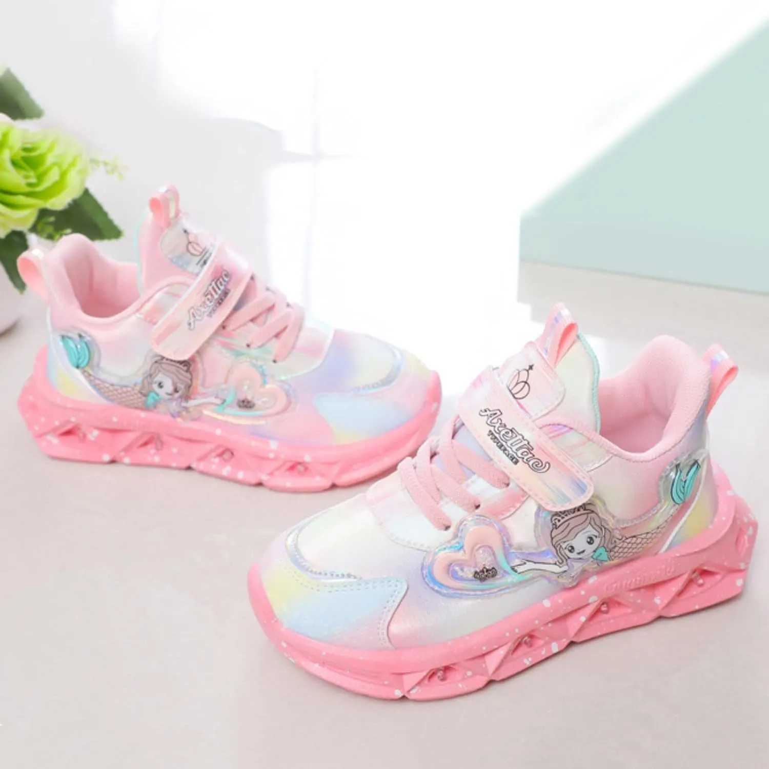 Girls’ Princess Shoes Slip On Light Up Shoes Mermai𝐝 Shoes Breathable Mesh Sneakers Lightweight Girls Sneakers