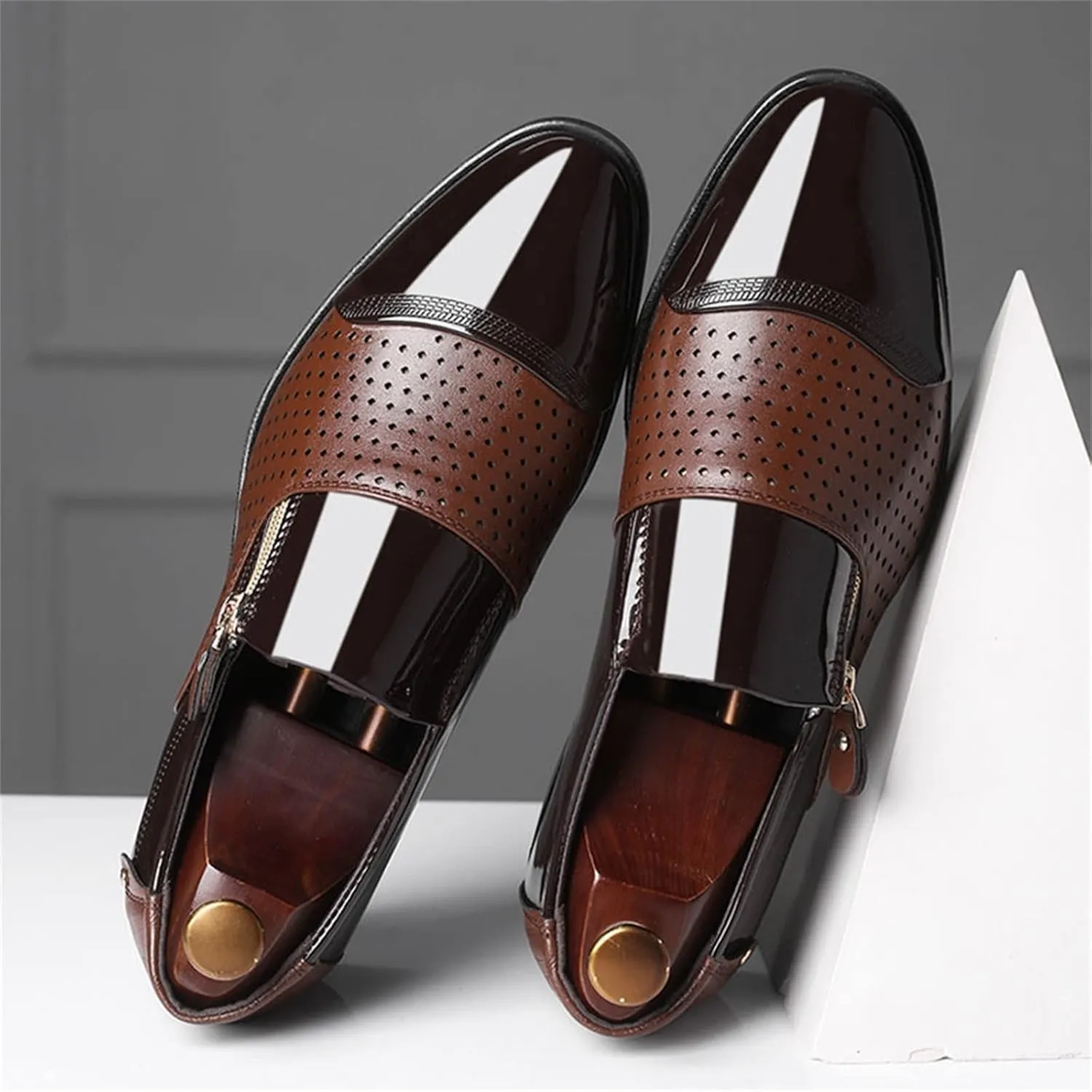 Mens Breathable Leather Shoes Slip on Dress Shoes with Zipper Low Heel Patent Leather Shoe Non Slip Business Formal Shoe Durable Daily Work Office Suit Footwear Arch Support Walking Boots