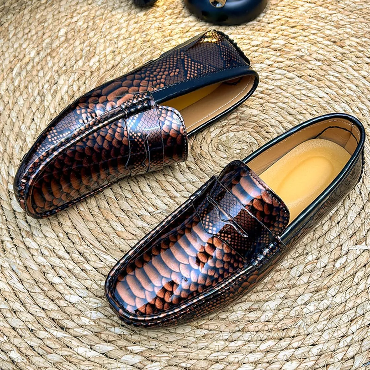 Men's Slip-On Flats Driving Loafers with Snake Print Outdoor Leather Shoes