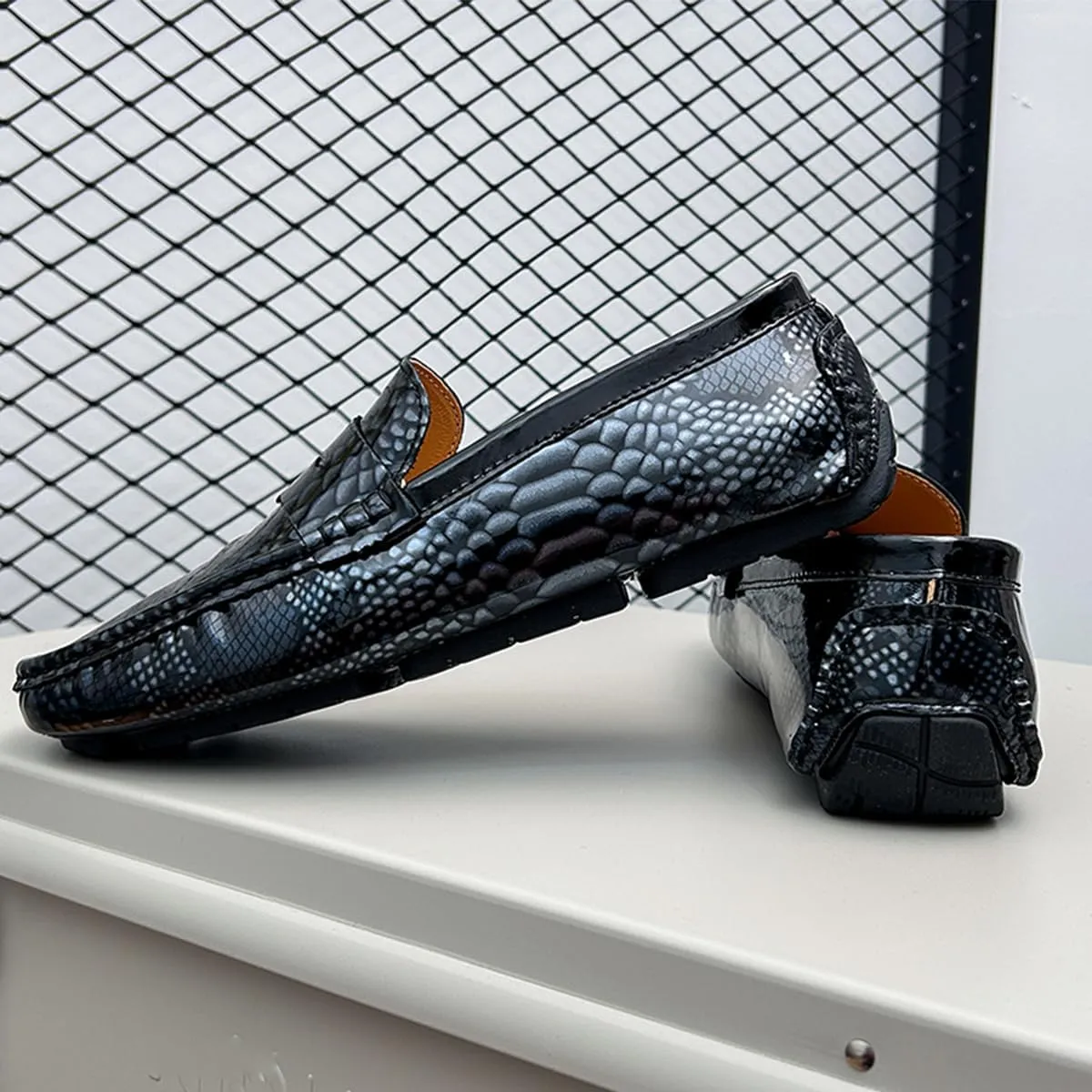 Men's Slip-On Flats Driving Loafers with Snake Print Outdoor Leather Shoes