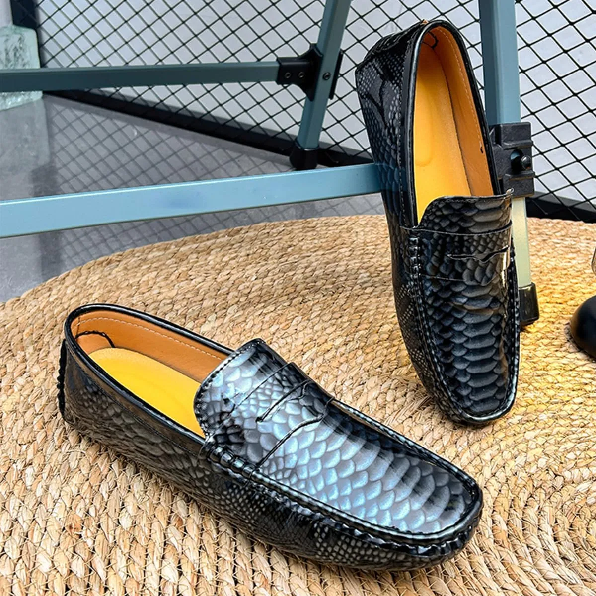 Men's Slip-On Flats Driving Loafers with Snake Print Outdoor Leather Shoes