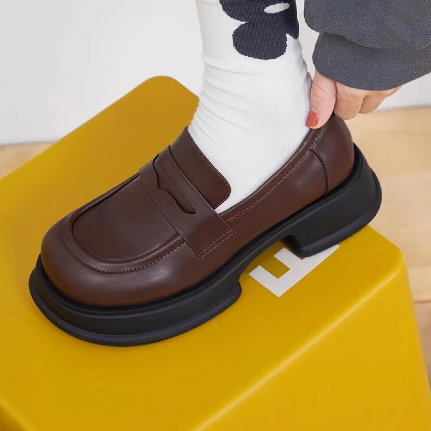 Women's Chunky Heel Platform Loafers Spring Summer Casual Slip-On Shoes Comfy Round Toe Loafers