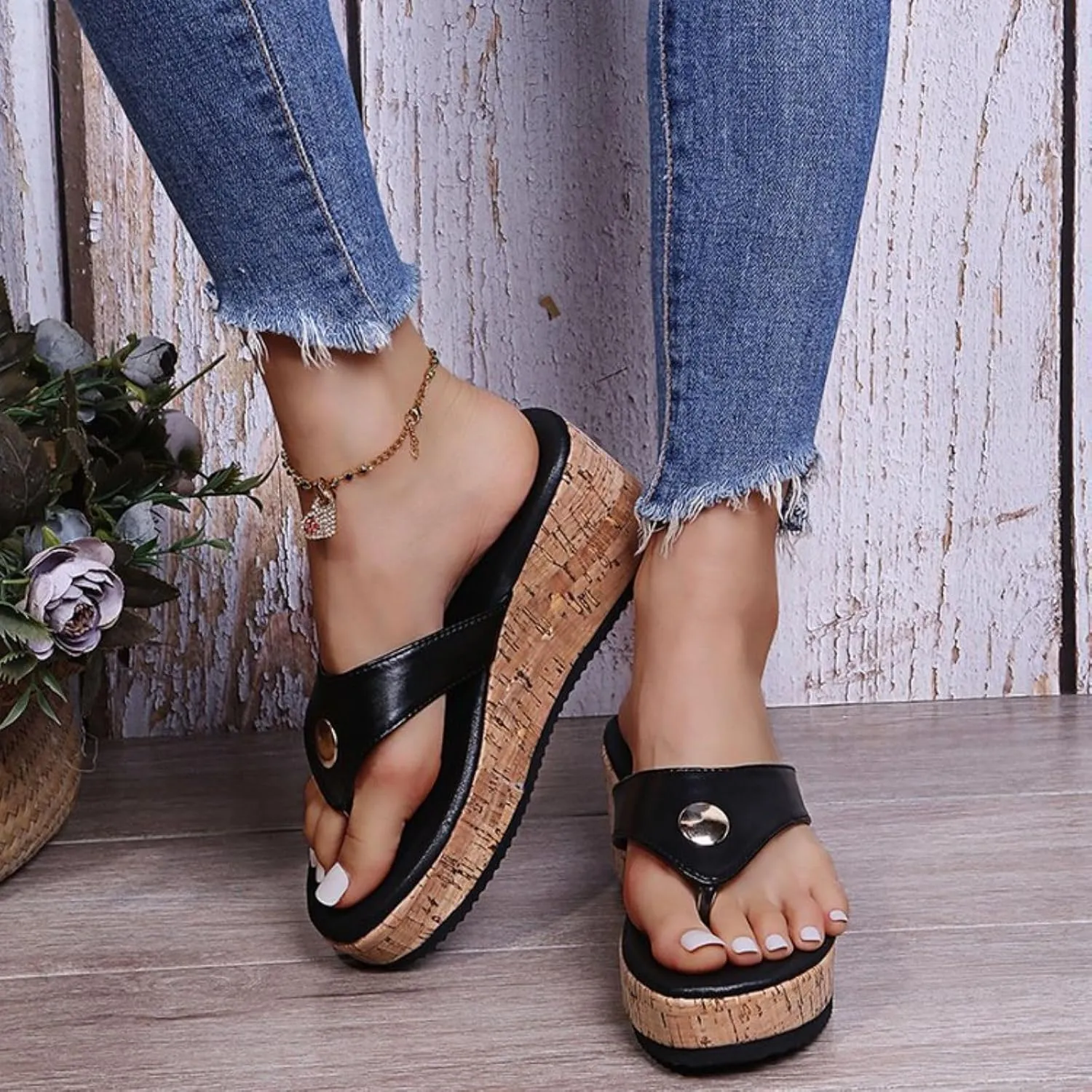 Women's Faux Leather Platform Clip Toe Flip Flops with Arch Support Summer Casual Non Slip Orthopedic Wedges Walking Sandals Beach Flip