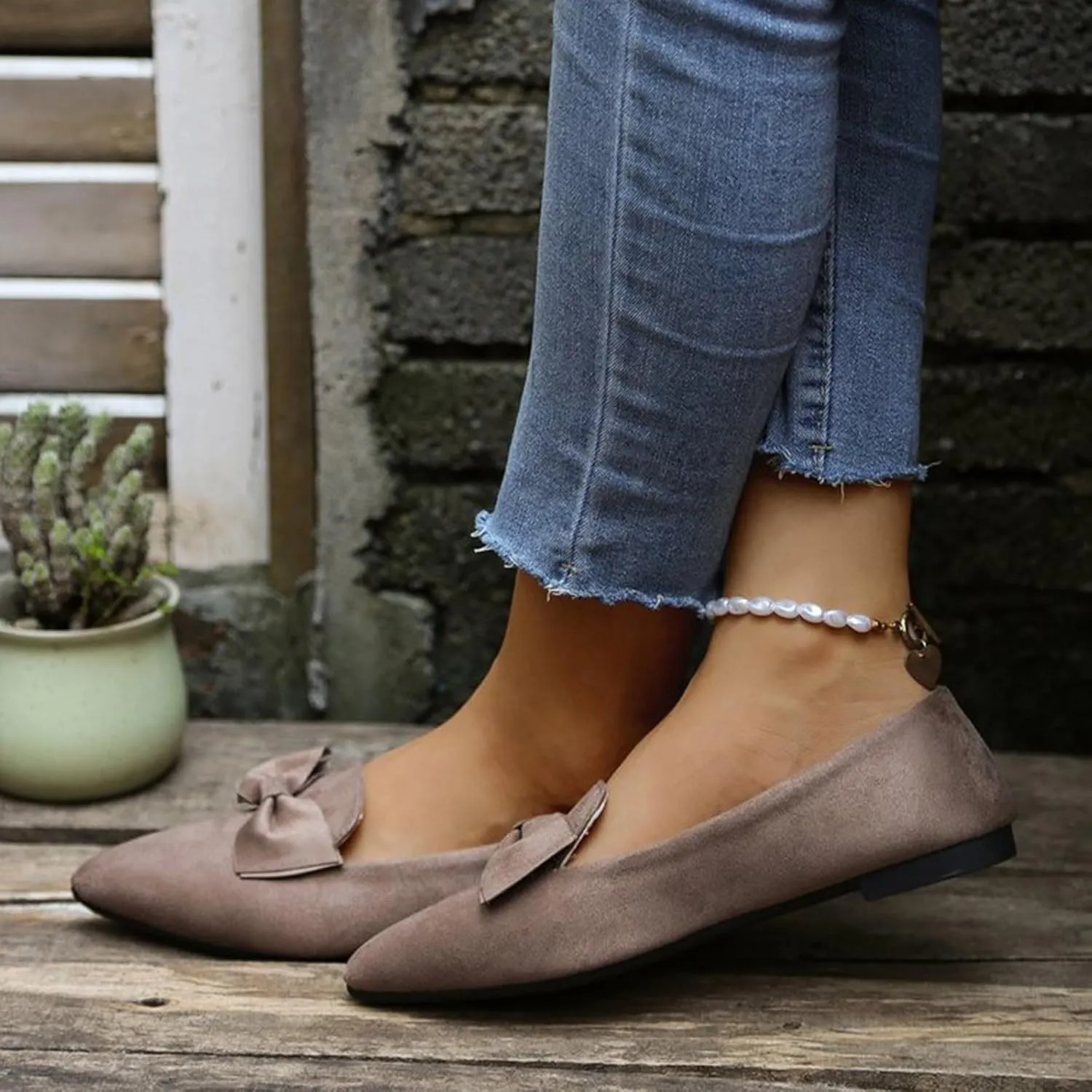 Women's Pointy Toe Loafer Fashion Faux Suede Work Flat Shoes Comfortable Slip on Ballet Women's Flats Casual Dressy