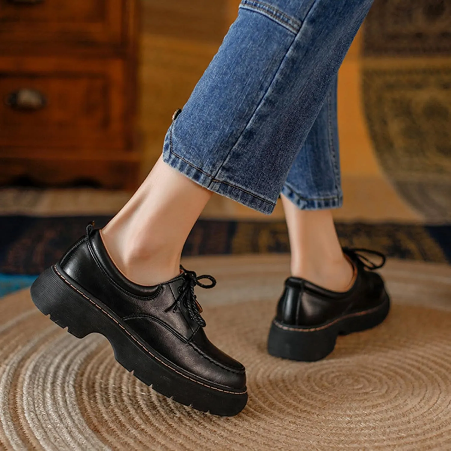 Women's Vintage Round Toe Lace-Up Chunky Heel Loafers for Spring and Autumn - Stylish Thick-Soled Leather Shoes