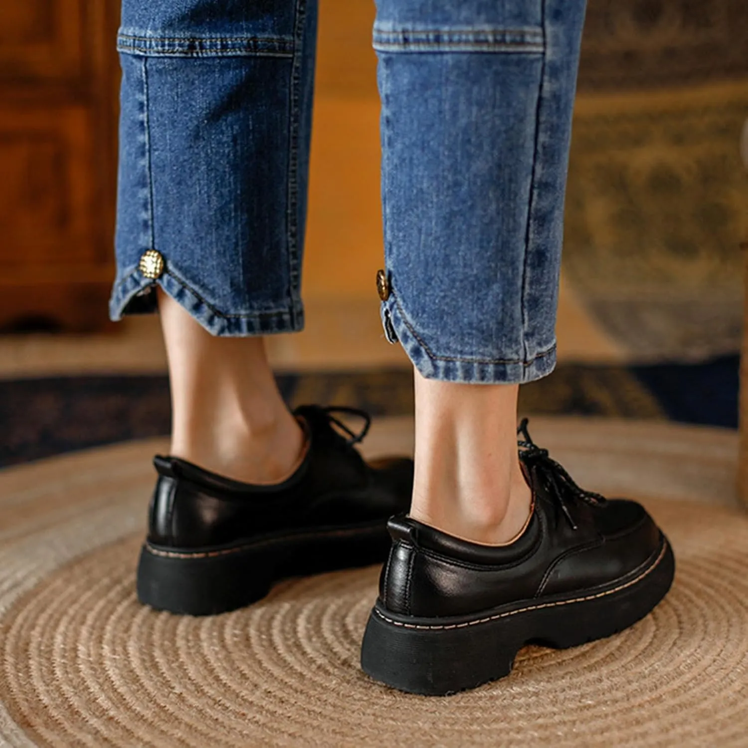 Women's Vintage Round Toe Lace-Up Chunky Heel Loafers for Spring and Autumn - Stylish Thick-Soled Leather Shoes