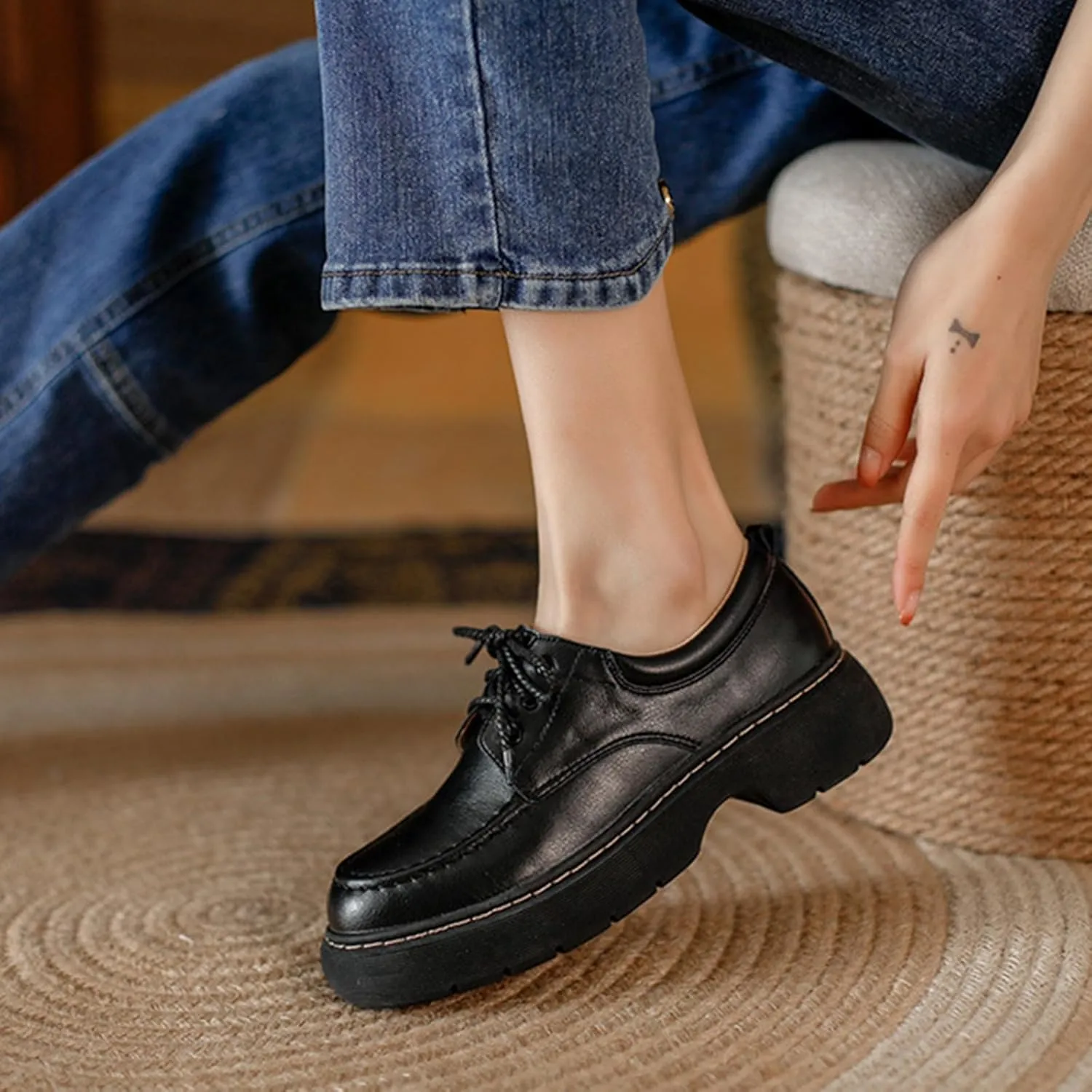 Women's Vintage Round Toe Lace-Up Chunky Heel Loafers for Spring and Autumn - Stylish Thick-Soled Leather Shoes